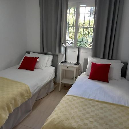Refurbished 2-Bed Apartment Burriana Beach. Nerja Exterior photo