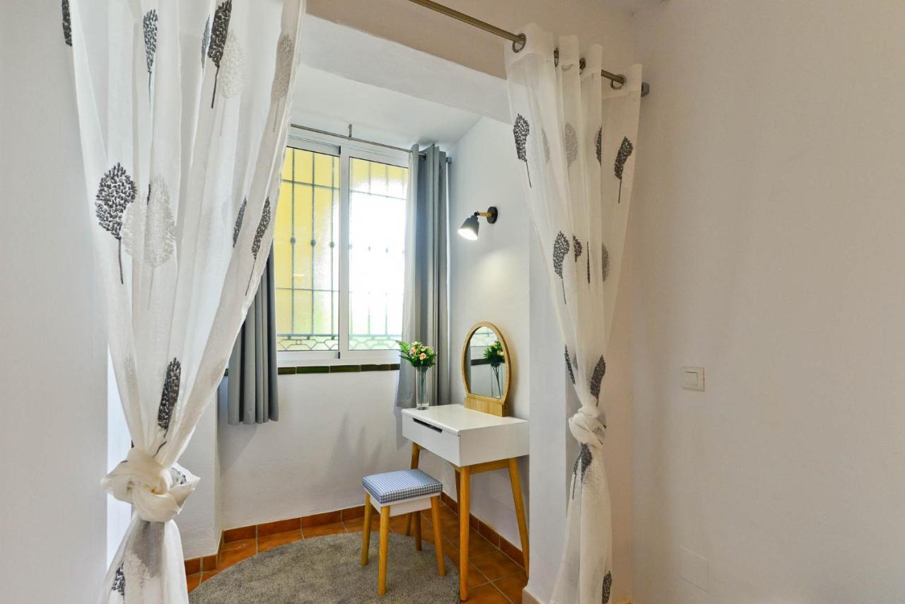Refurbished 2-Bed Apartment Burriana Beach. Nerja Exterior photo