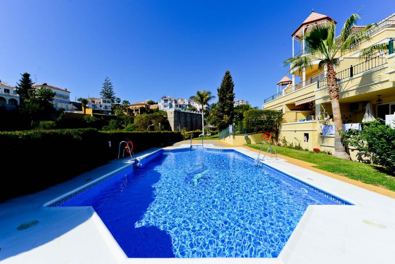 Refurbished 2-Bed Apartment Burriana Beach. Nerja Exterior photo
