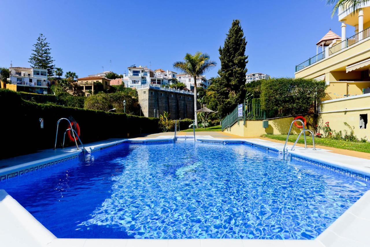 Refurbished 2-Bed Apartment Burriana Beach. Nerja Exterior photo