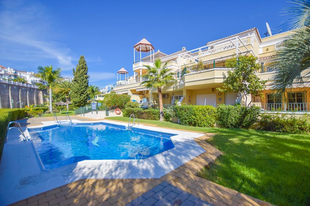 Refurbished 2-Bed Apartment Burriana Beach. Nerja Exterior photo