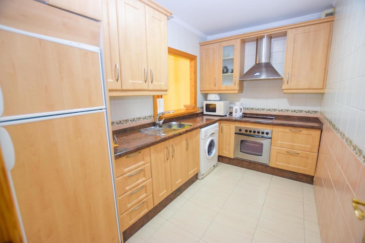 Refurbished 2-Bed Apartment Burriana Beach. Nerja Exterior photo